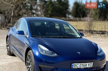 Седан Tesla Model 3 2020 в Городке