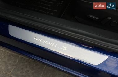 Седан Tesla Model 3 2019 в Ужгороде