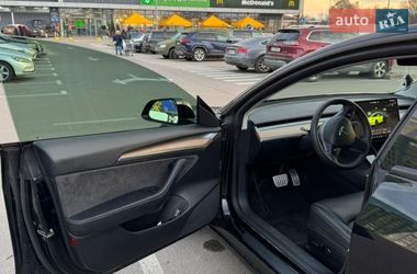 Седан Tesla Model 3 2023 в Києві