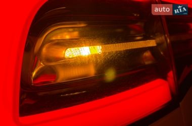 Седан Tesla Model 3 2019 в Киеве
