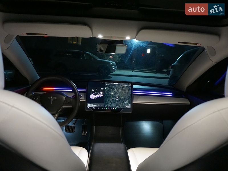 Седан Tesla Model 3 2019 в Киеве