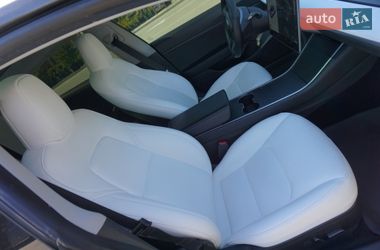 Седан Tesla Model 3 2019 в Киеве