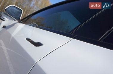 Седан Tesla Model 3 2019 в Киеве
