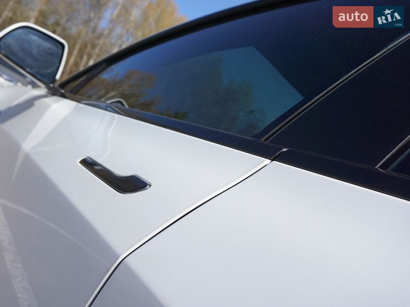 Седан Tesla Model 3 2019 в Киеве