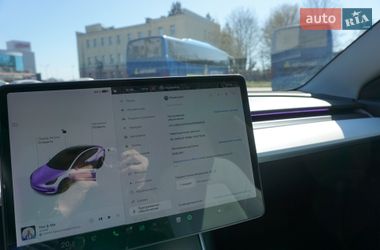 Седан Tesla Model 3 2019 в Киеве