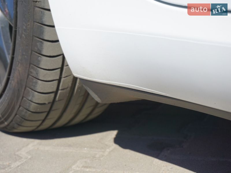 Седан Tesla Model 3 2019 в Киеве