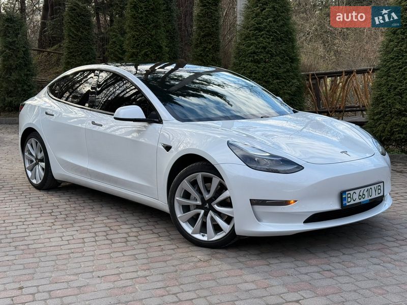 Седан Tesla Model 3 2020 в Дрогобыче