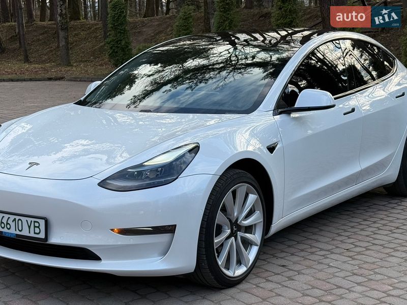 Седан Tesla Model 3 2020 в Дрогобыче