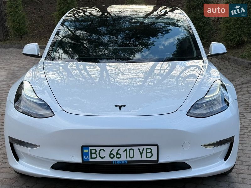 Седан Tesla Model 3 2020 в Дрогобыче
