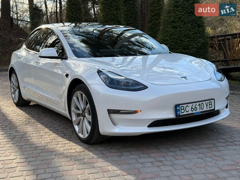 Седан Tesla Model 3 2020 в Дрогобыче