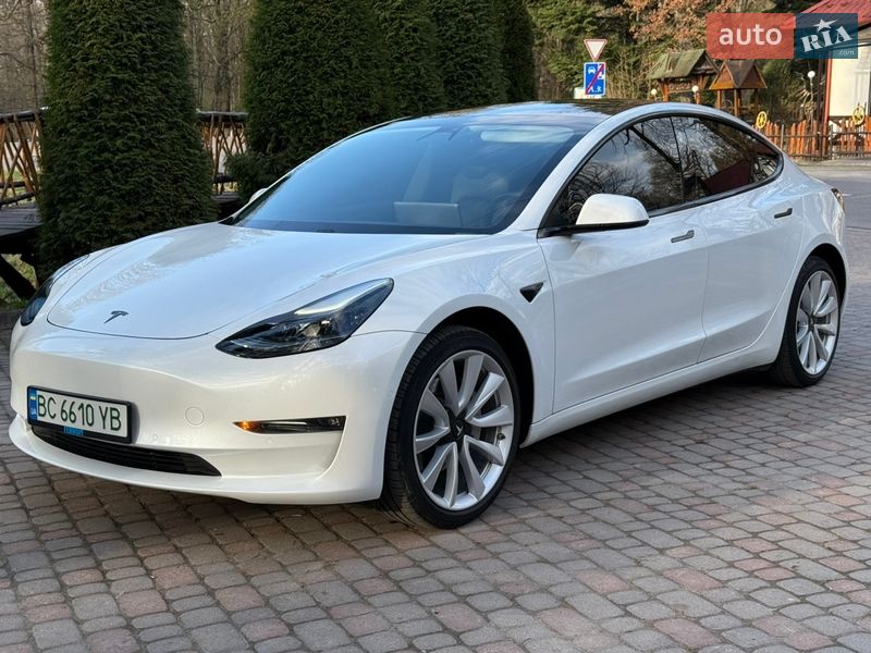 Седан Tesla Model 3 2020 в Дрогобыче