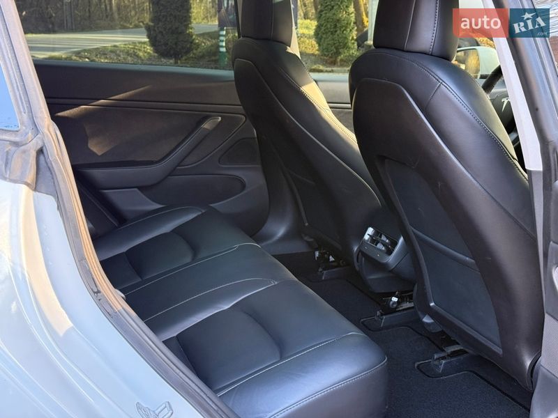 Седан Tesla Model 3 2020 в Дрогобыче