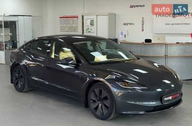 Седан Tesla Model 3 2024 в Киеве