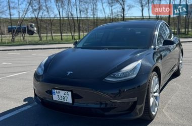 Седан Tesla Model 3 2019 в Дніпрі