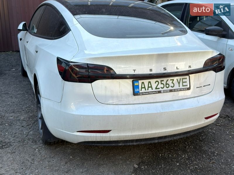 Седан Tesla Model 3 2022 в Києві
