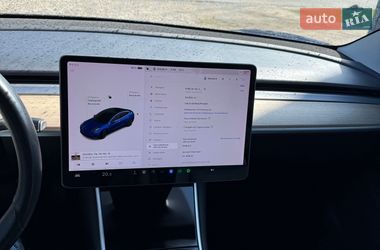Седан Tesla Model 3 2018 в Смілі