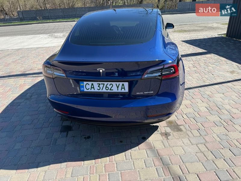 Седан Tesla Model 3 2018 в Смілі