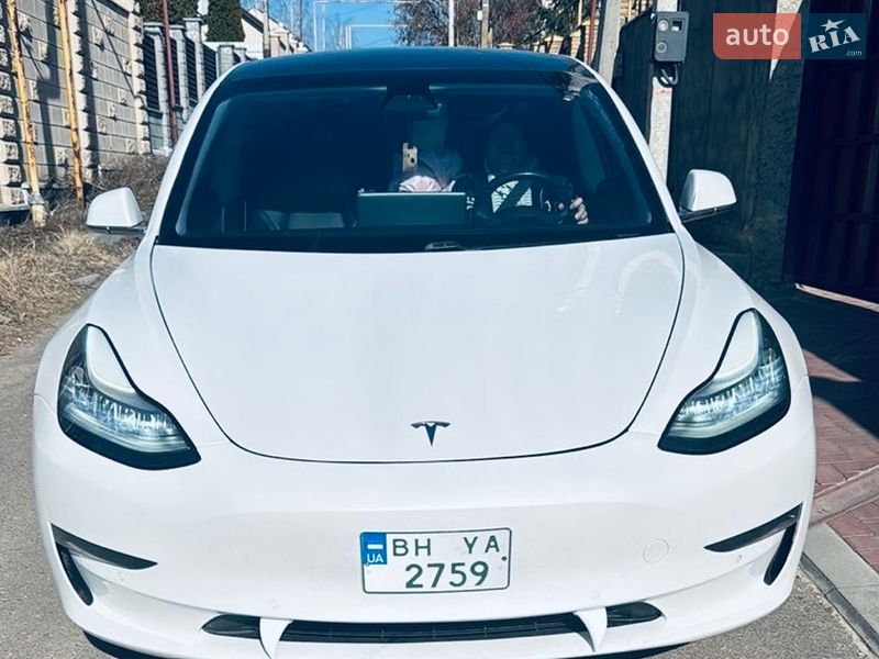 Tesla Model 3 2019