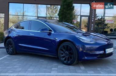 Седан Tesla Model 3 2019 в Ужгороде