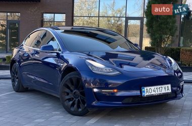 Седан Tesla Model 3 2019 в Ужгороде