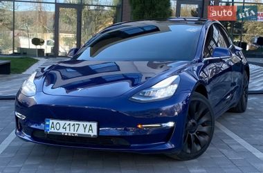 Седан Tesla Model 3 2019 в Ужгороде
