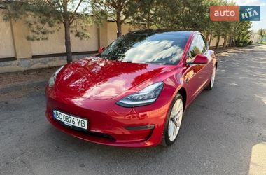 Седан Tesla Model 3 2018 в Львове