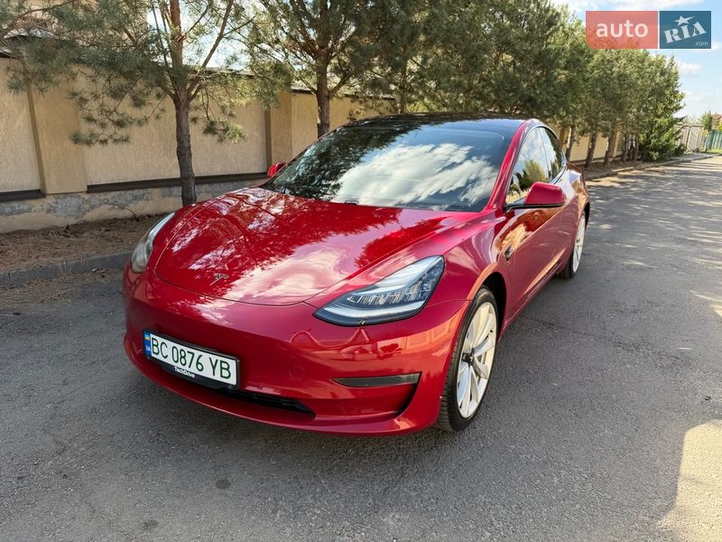 Седан Tesla Model 3 2018 в Львове