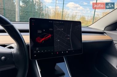Седан Tesla Model 3 2018 в Львове