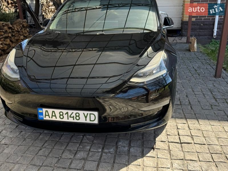 Tesla Model 3 2019