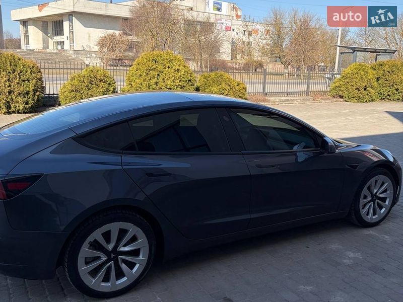 Седан Tesla Model 3 2022 в Луцьку