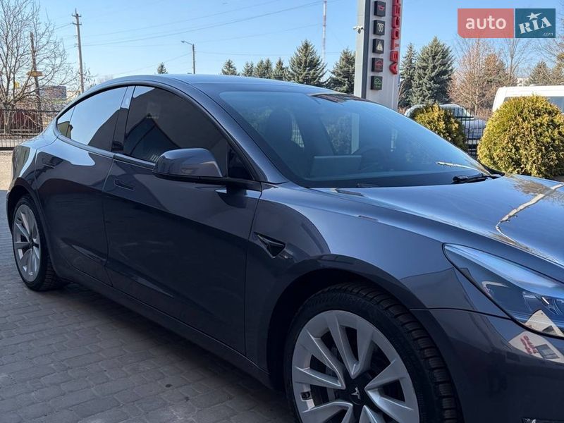 Седан Tesla Model 3 2022 в Луцке