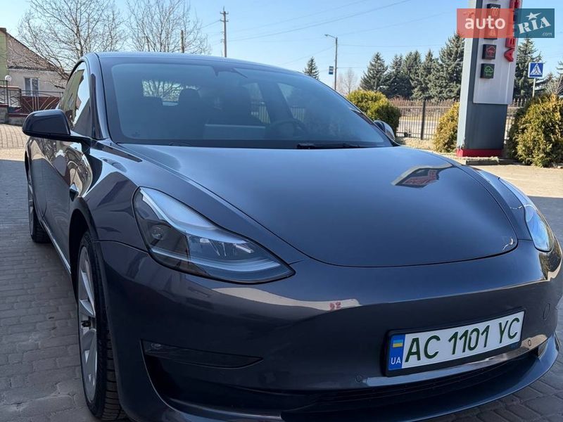 Седан Tesla Model 3 2022 в Луцке
