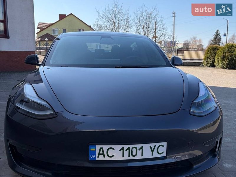 Седан Tesla Model 3 2022 в Луцке