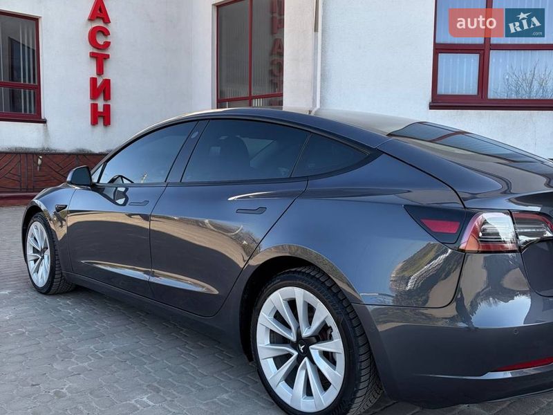 Седан Tesla Model 3 2022 в Луцке