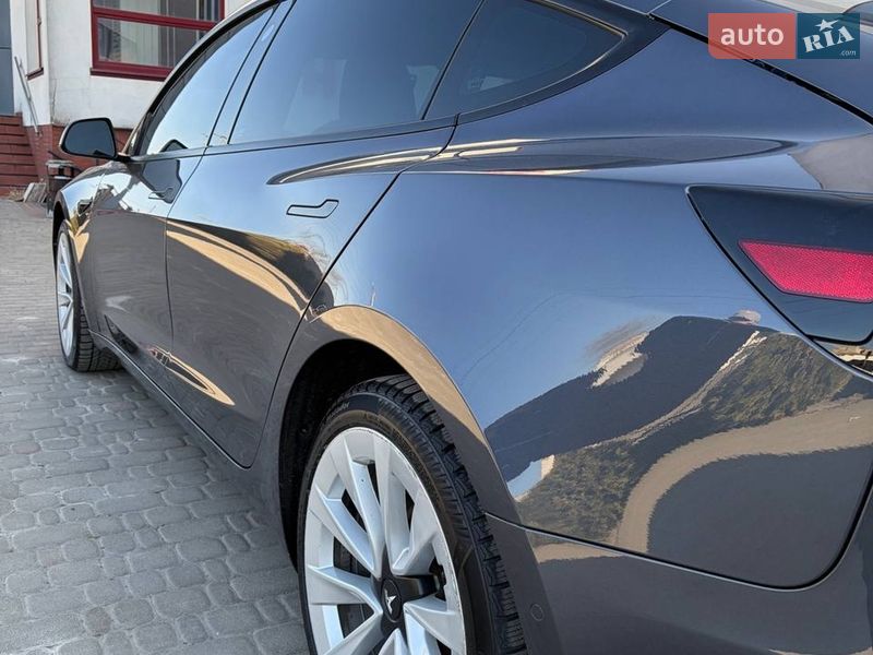 Седан Tesla Model 3 2022 в Луцке