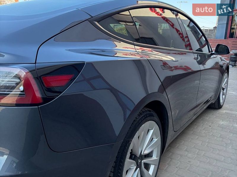 Седан Tesla Model 3 2022 в Луцке