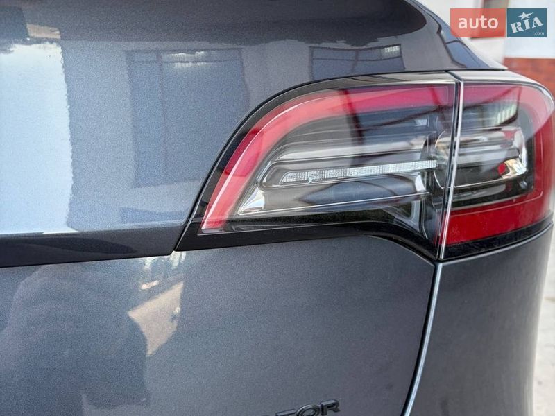 Седан Tesla Model 3 2022 в Луцке