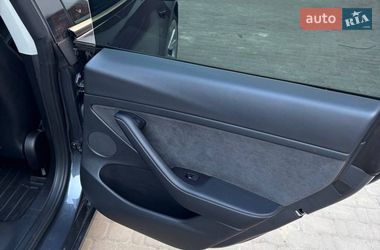 Седан Tesla Model 3 2022 в Луцьку