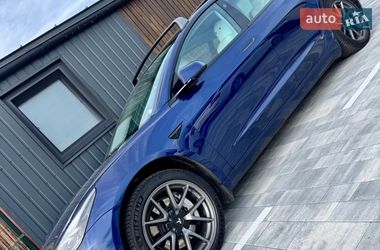 Седан Tesla Model 3 2022 в Киеве
