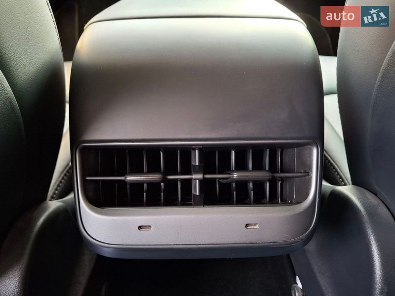 Седан Tesla Model 3 2021 в Львове фото 14 Седан Tesla Model 3 2021 в Львове