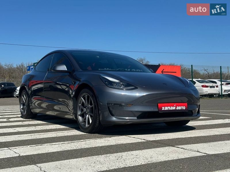 Седан Tesla Model 3 2021 в Одесі