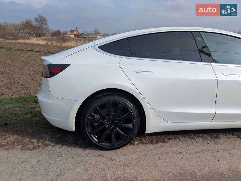 Седан Tesla Model 3 2019 в Киеве фото 11 Седан Tesla Model 3 2019 в Киеве