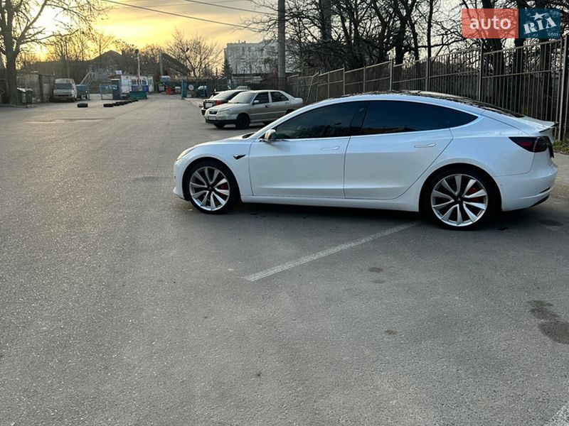 Седан Tesla Model 3 2019 в Одессе