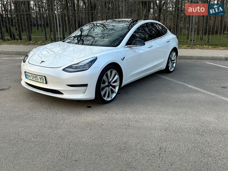 Седан Tesla Model 3 2019 в Одессе