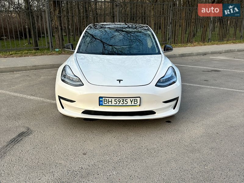 Седан Tesla Model 3 2019 в Одессе