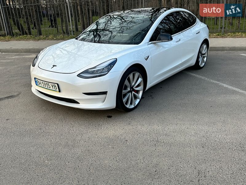 Седан Tesla Model 3 2019 в Одессе