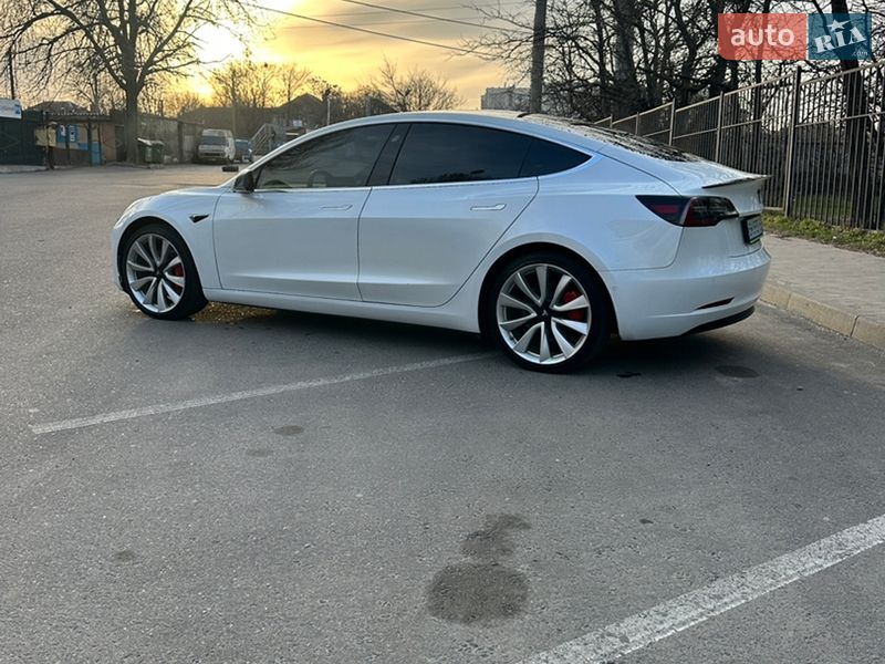 Седан Tesla Model 3 2019 в Одессе