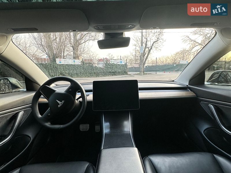 Седан Tesla Model 3 2019 в Одессе