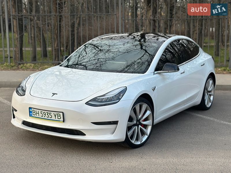 Седан Tesla Model 3 2019 в Одессе