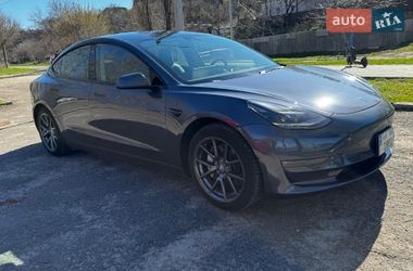 Седан Tesla Model 3 2022 в Києві